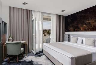 Отель Hotel River Park Клуж-Напока Двухместный номер с 1 кроватью и балконом-1